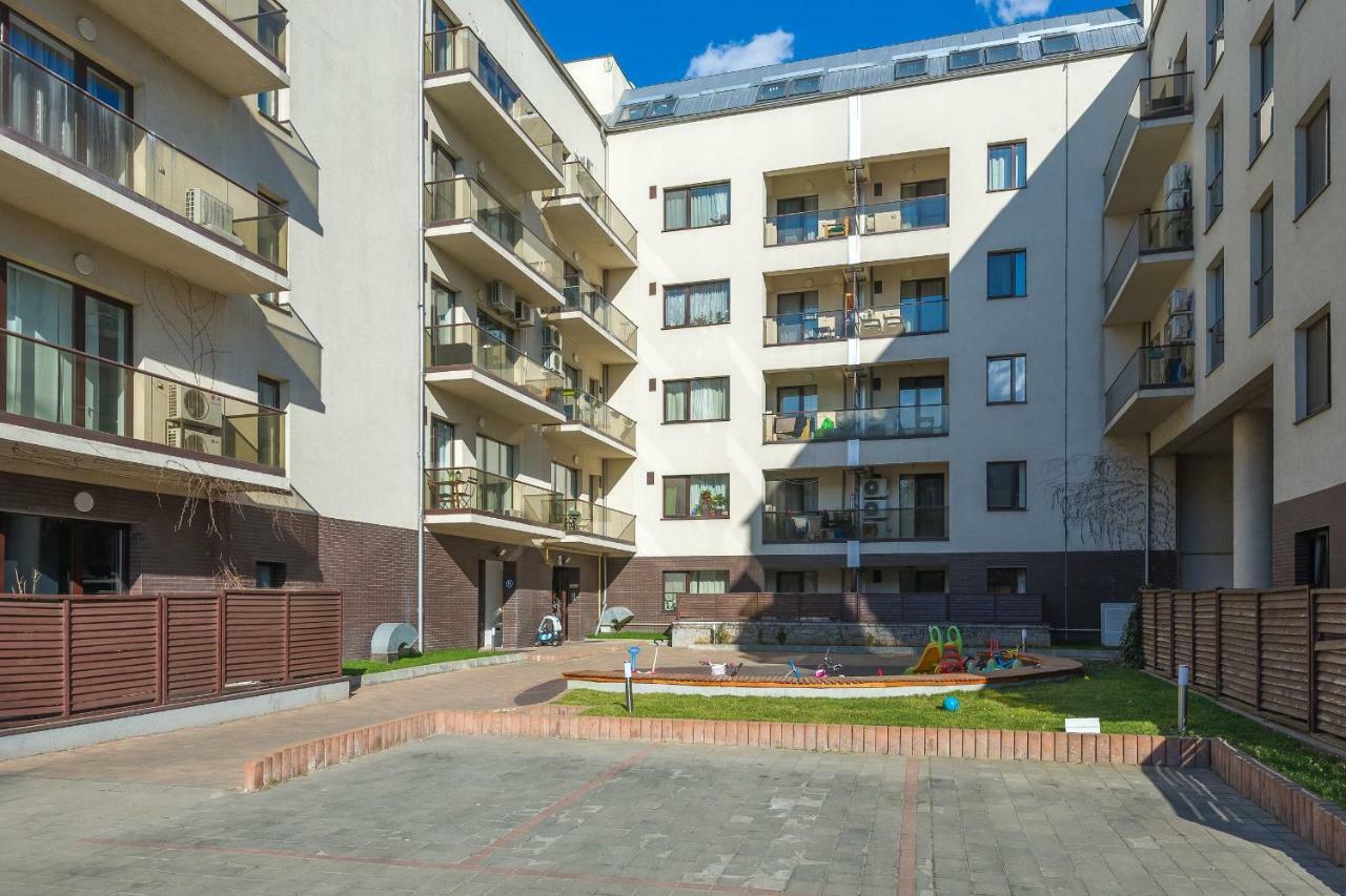 Urban Oasis Apartments With Parking Бухарест Екстер'єр фото